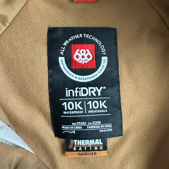 686 Athena Insulated Jacket - Picture 2 of 4